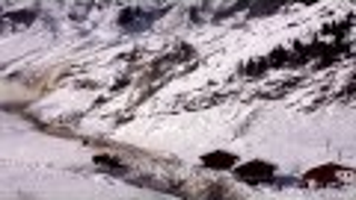 Video: Massive avalanche seems to be alive
